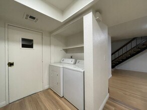 4966 SCHUMANN Dr in Las Vegas, NV - Building Photo - Building Photo