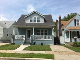 708 Highland St in Wyandotte, MI - Building Photo