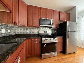 2611 W Rosemont Ave in Chicago, IL - Building Photo - Building Photo