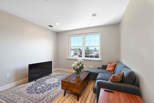 property at 413-415 9th St