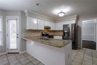 8895 Club River Dr in Roswell, GA - Building Photo - Building Photo
