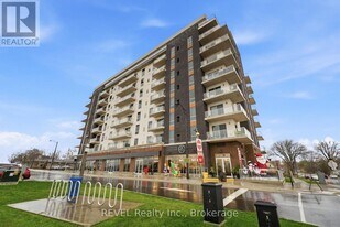 118 West St in Port Colborne, ON - Building Photo