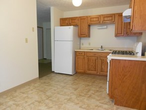 River Run Apartments in Macomb, IL - Building Photo - Building Photo