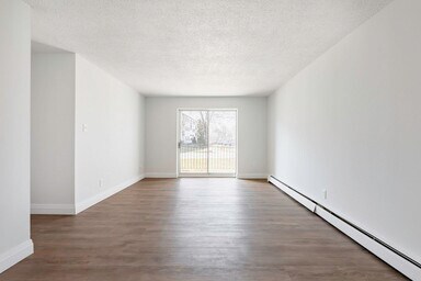 Sumac Place in Sault Ste Marie, ON - Building Photo - Building Photo