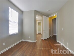 5518 Savage Ave in Riverbank, CA - Foto de edificio - Building Photo