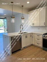 4634 Locust Hls Ct in Holladay, UT - Foto de edificio - Building Photo