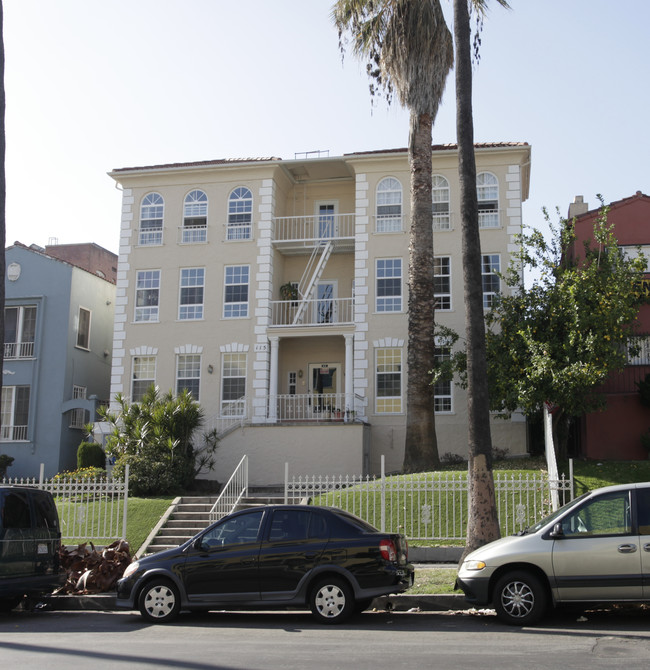 115 N New Hampshire Ave in Los Angeles, CA - Foto de edificio - Building Photo