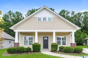 213 Hampton Dr in Calera, AL - Building Photo
