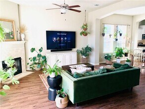 Available NOW! 3/2 in highly desirable Creek Meadows!! in College Station, TX - Building Photo - Building Photo