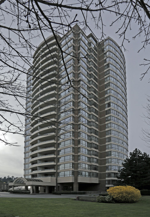 The Metropolitan in Burnaby, BC - Building Photo