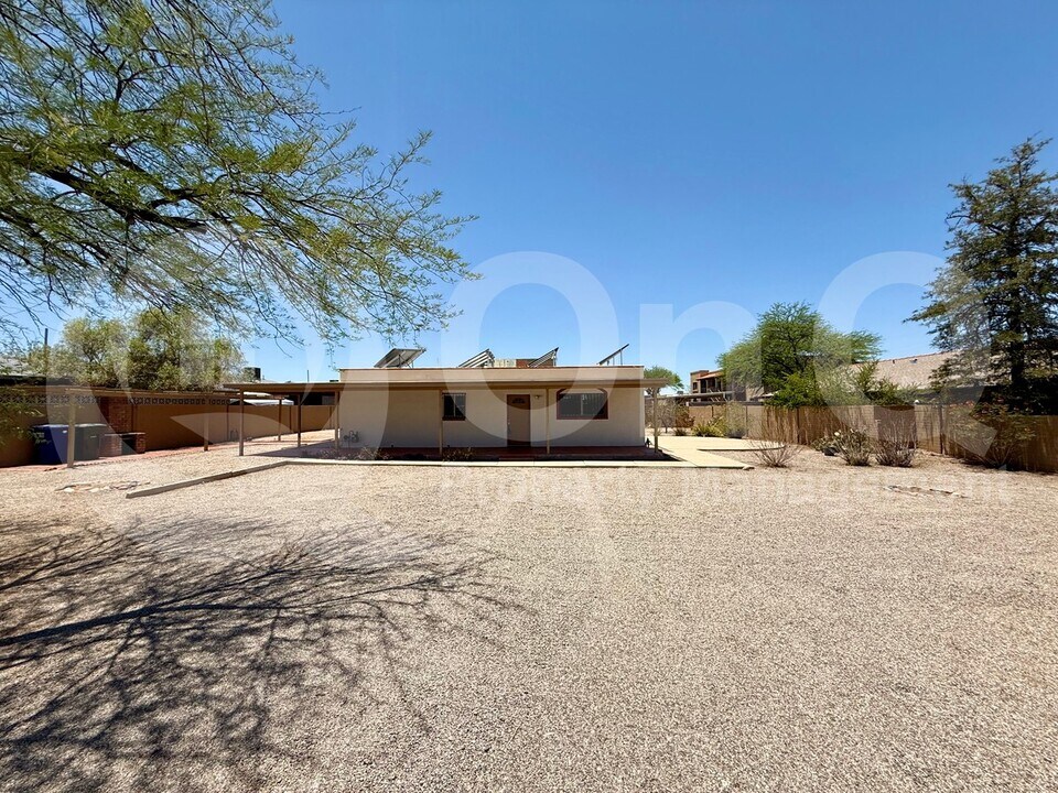 1303 N Walnut Blvd in Tucson, AZ - Building Photo