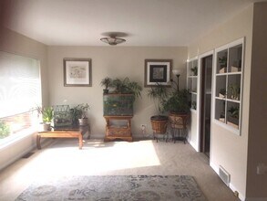 8806 1st Ave NE in Seattle, WA - Building Photo - Building Photo