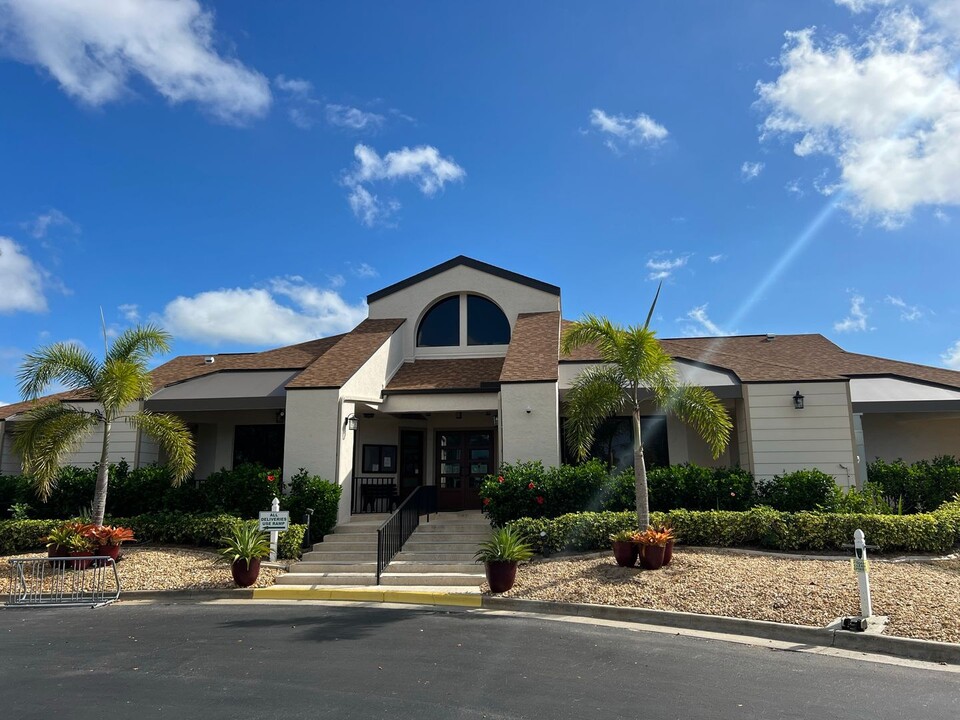 17220 Terraverde Cir in Ft. Myers, FL - Building Photo