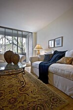 1439 Commonwealth Ave, Unit 216 in Boston, MA - Building Photo - Building Photo