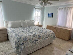 1860 NW 13th St, Unit #101 in Delray Beach, FL - Foto de edificio - Building Photo