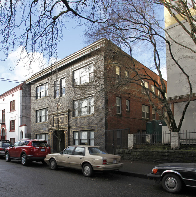 Sara Ann Apartments in Portland, OR - Building Photo - Building Photo