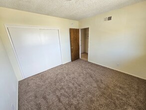 633 Pasadena Trail in Frazier Park, CA - Foto de edificio - Building Photo