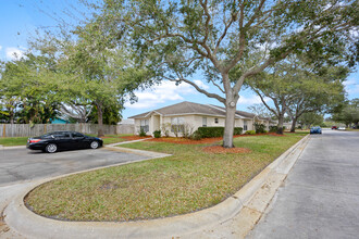 2074 Foxwood Dr in Melbourne, FL - Building Photo - Building Photo