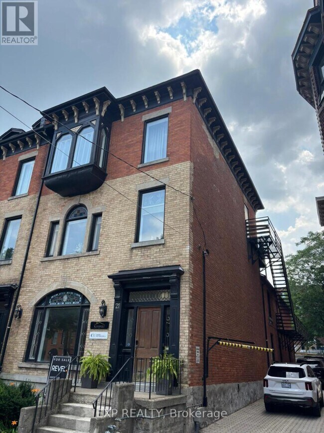 property at 21-21 Bold St