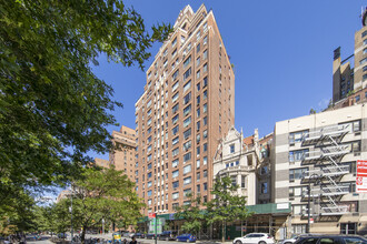 5 Riverside Dr in New York, NY - Building Photo - Building Photo