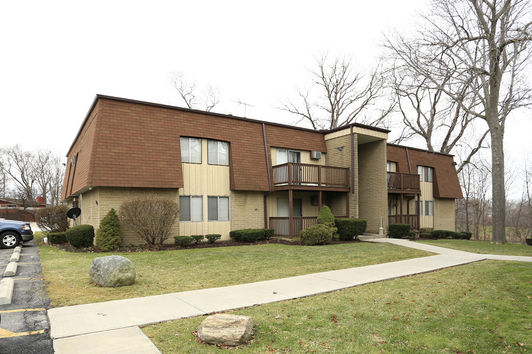 Baron Arms Apartments in Lorain, OH - Building Photo