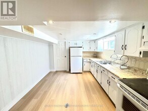 36 Ashmore Ave in Toronto, ON - Building Photo - Building Photo