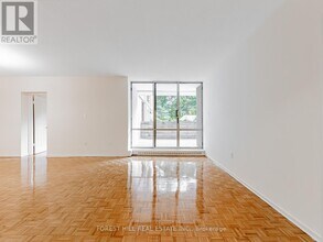4001 Bayview Ave in Toronto, ON - Building Photo - Building Photo