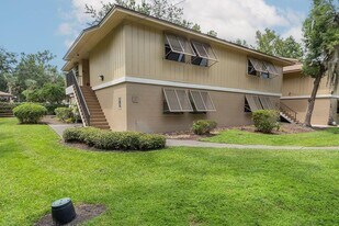 130 Jasmine Woods Ct in Deltona, FL - Building Photo