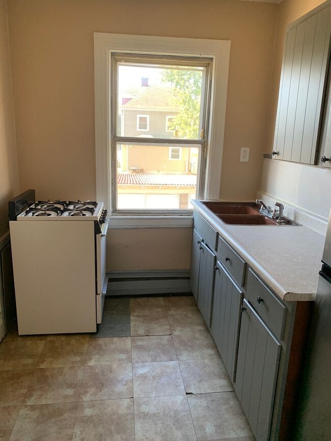 1733 St Marys Ave-Unit -1733-2 in Parkersburg, WV - Building Photo - Building Photo