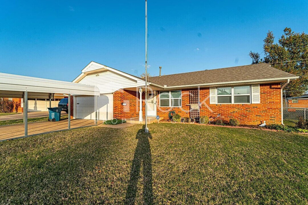 604 Moraine Ave in Midwest City, OK - Building Photo