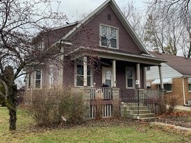 1418 Fitzhugh St, Unit 2 in Bay City, MI - Building Photo