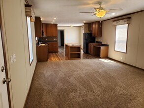 100 Quail Ct in Grand Blanc, MI - Foto de edificio - Building Photo