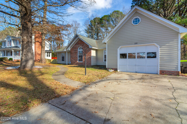 186 Raintree Cir in Jacksonville, NC - Building Photo - Building Photo