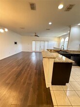 3336 Las Campos Pl in Tampa, FL - Foto de edificio - Building Photo