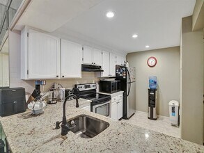 12 Royal Palm Way, Unit 5040 in Boca Raton, FL - Building Photo - Building Photo
