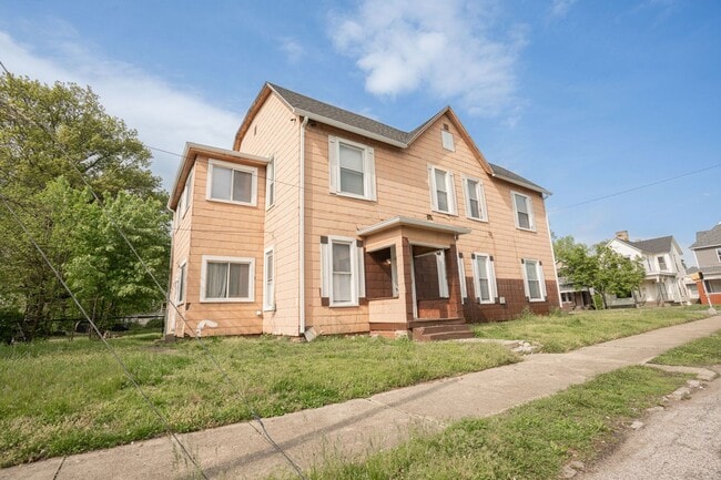 731 S 7th St in Terre Haute, IN - Building Photo - Building Photo