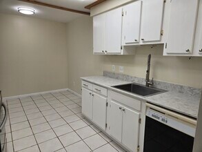 509 E University Dr in Rochester, MI - Building Photo - Building Photo