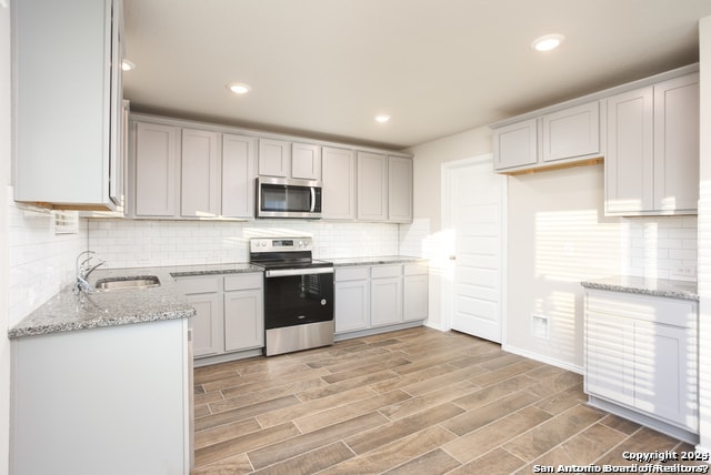 2432 Ayers Dr in Seguin, TX - Building Photo - Building Photo