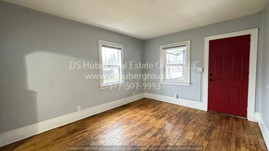 2011 S Martin Luther King Jr Blvd in Lansing, MI - Building Photo - Building Photo