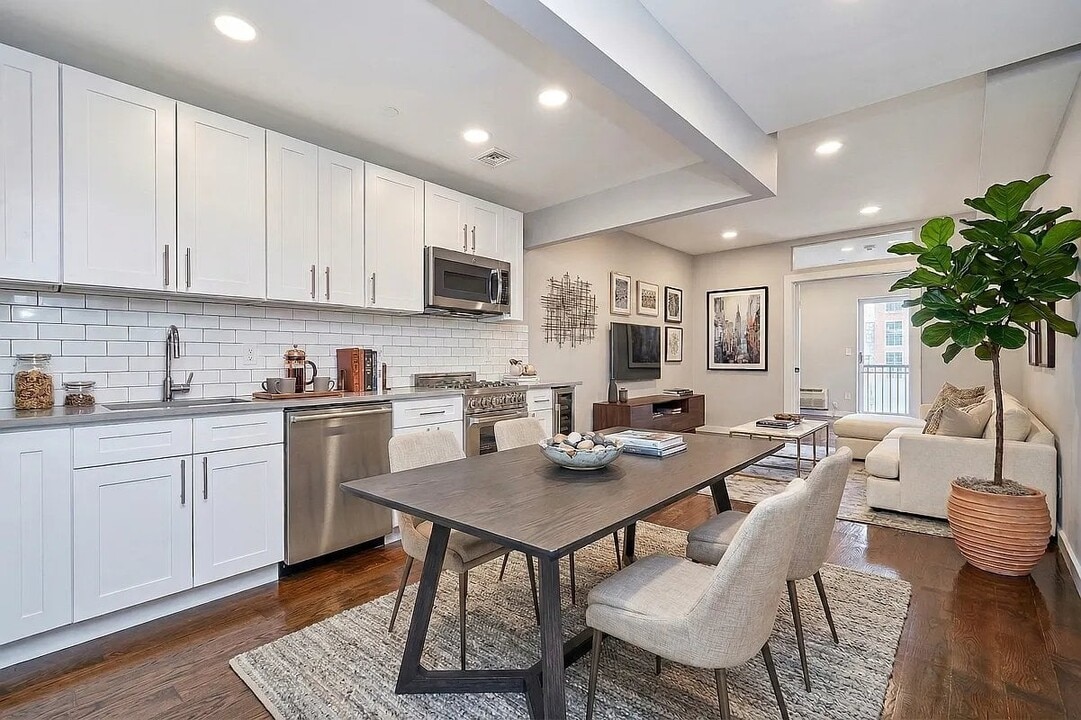 152 Ludlow St, Unit 5D in New York, NY - Building Photo