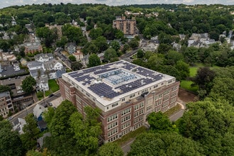 Wilby Schoolhouse Apartments in Waterbury, CT - Foto de edificio - Building Photo