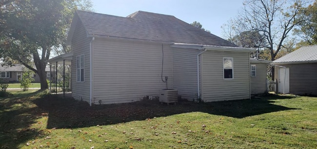 505 W Hwy B in Green Ridge, MO - Building Photo - Building Photo