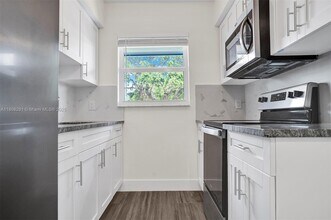 929 S N St in Lake Worth Beach, FL - Building Photo - Building Photo
