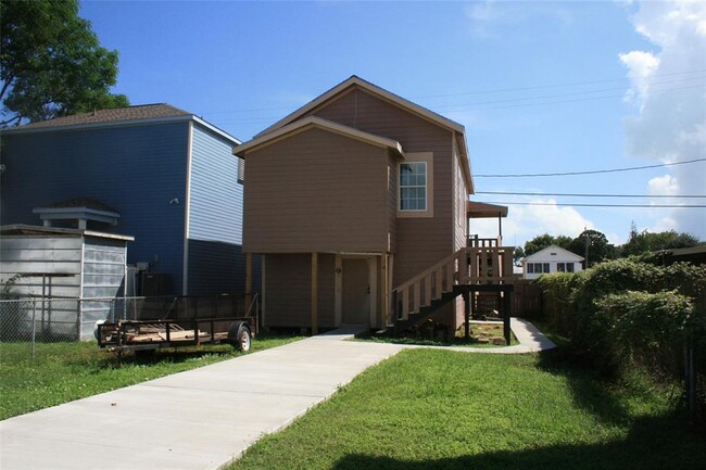 3005 Avenue M 1/2 in Galveston, TX - Building Photo - Building Photo