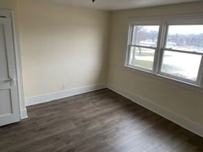 1319 Clover Ave in Rockford, IL - Building Photo - Building Photo