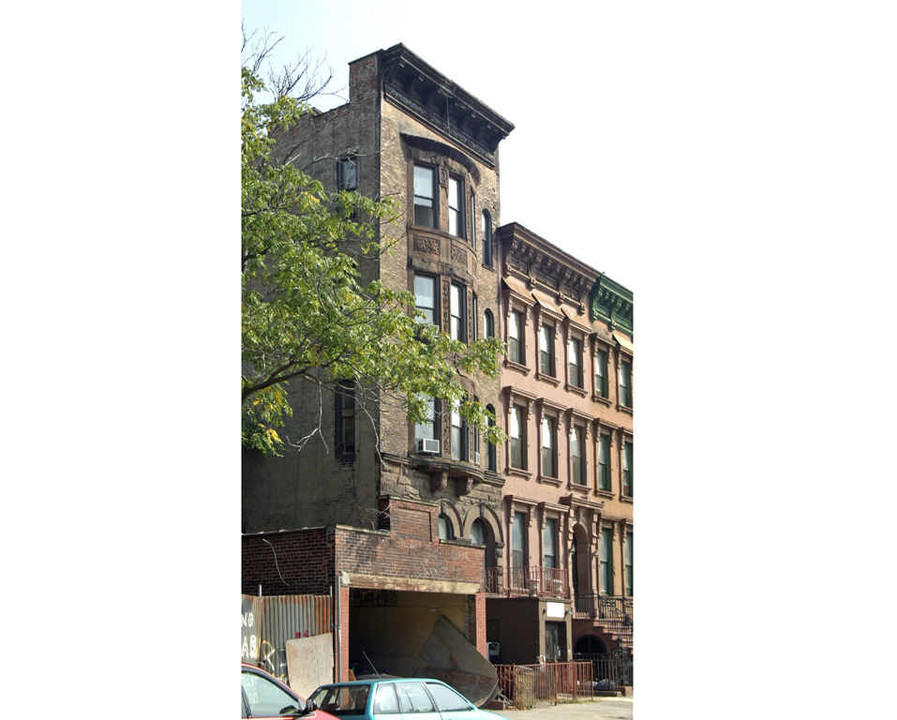 1 E 124th St in New York, NY - Foto de edificio