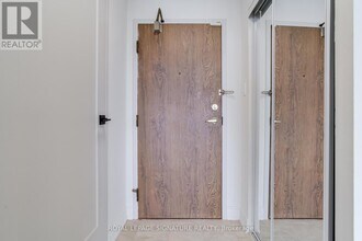 550 Webb Dr in Mississauga, ON - Building Photo - Building Photo