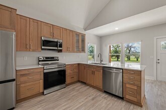 1202 Silver St in Ashland, NE - Foto de edificio - Building Photo