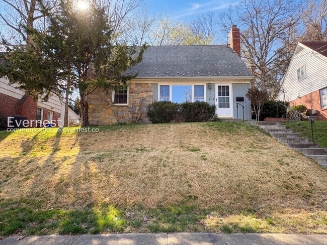 property at 3004 Parkway