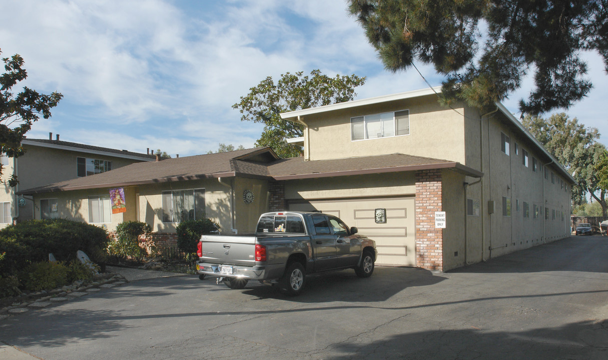 Erimar Apartments in Sunnyvale, CA - Building Photo